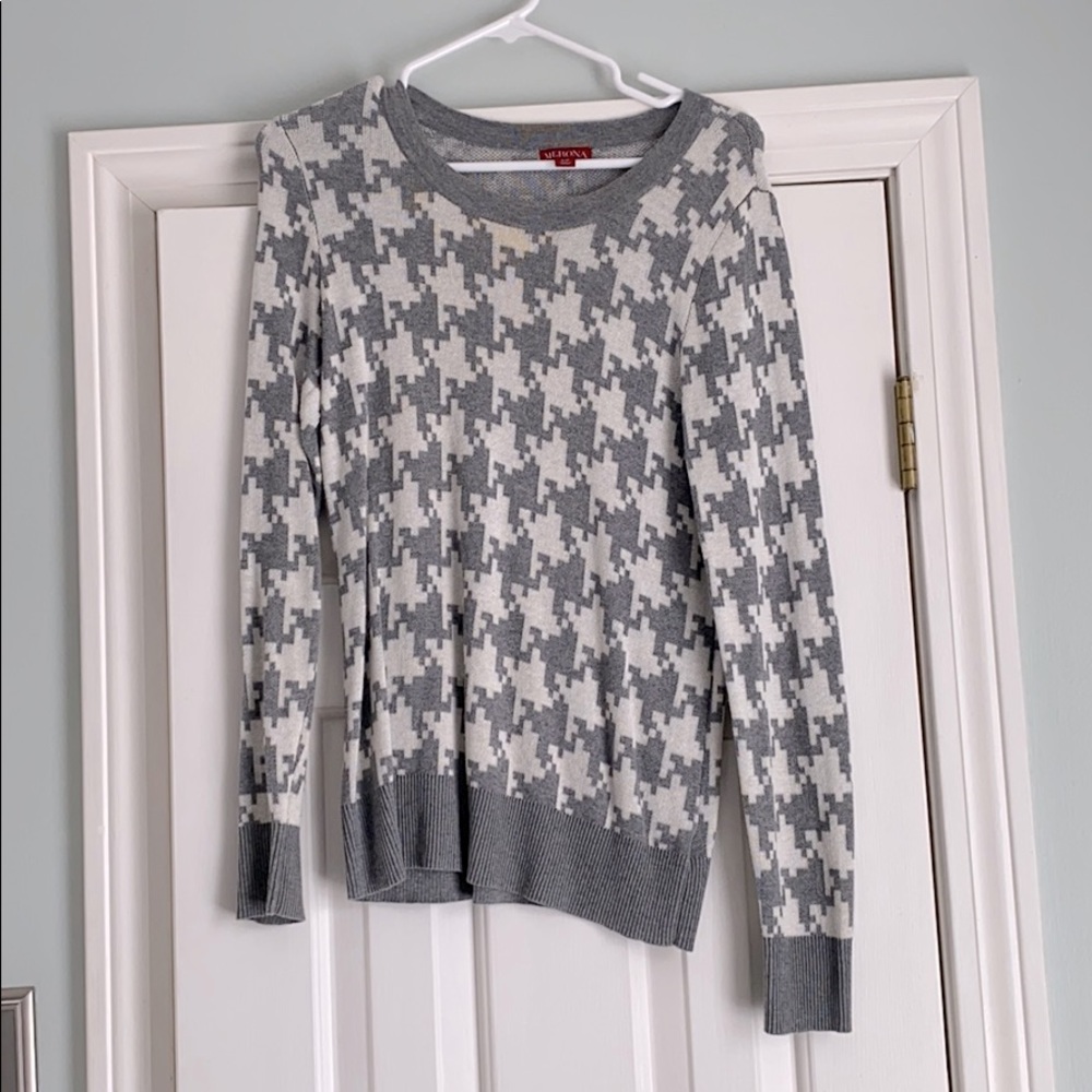Lightweight sweater